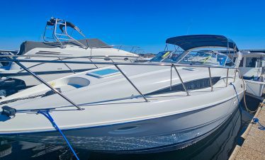 Las Vegas Private Boat Tour Cabin Cruiser in water